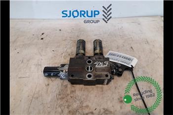 Deutz-Fahr Agrotron 85 Remote control valve