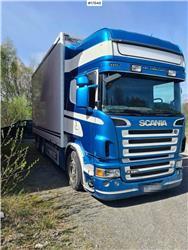 Scania R620 Box truck w/ Limetec trailer. Full side openi