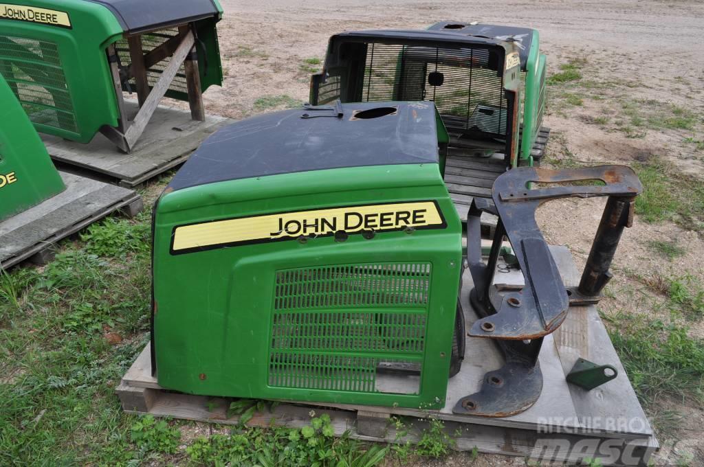 John Deere 810E F645212 Cabina