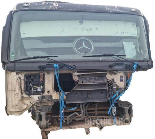 Mercedes-Benz /Tipo: V90 R.3.44-1 / Cabine completa Mercedes Act Cabins and interior