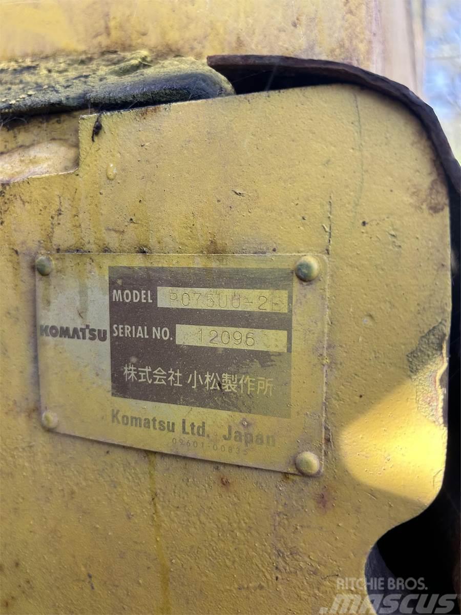 Komatsu PC75UU-2E Escavadeiras de esteiras