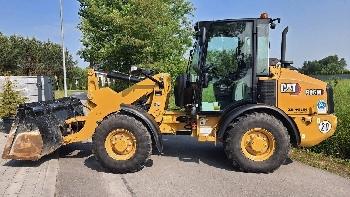 CAT 906M