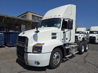 Mack AN64T