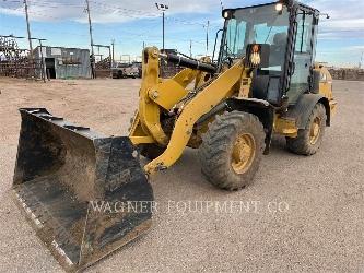 CAT 906M