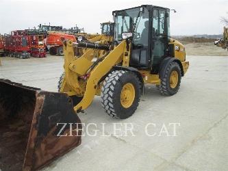 CAT 906M