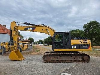 CAT 323DL