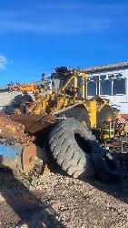 CAT 988