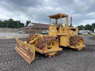 CAT 815