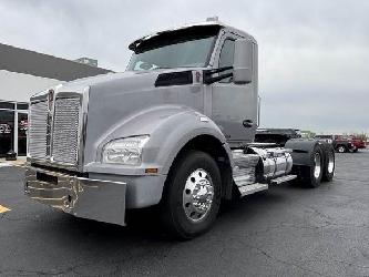 Kenworth T880