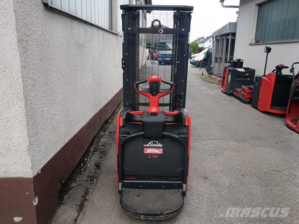 Linde L14AP Empilhador para operador externo