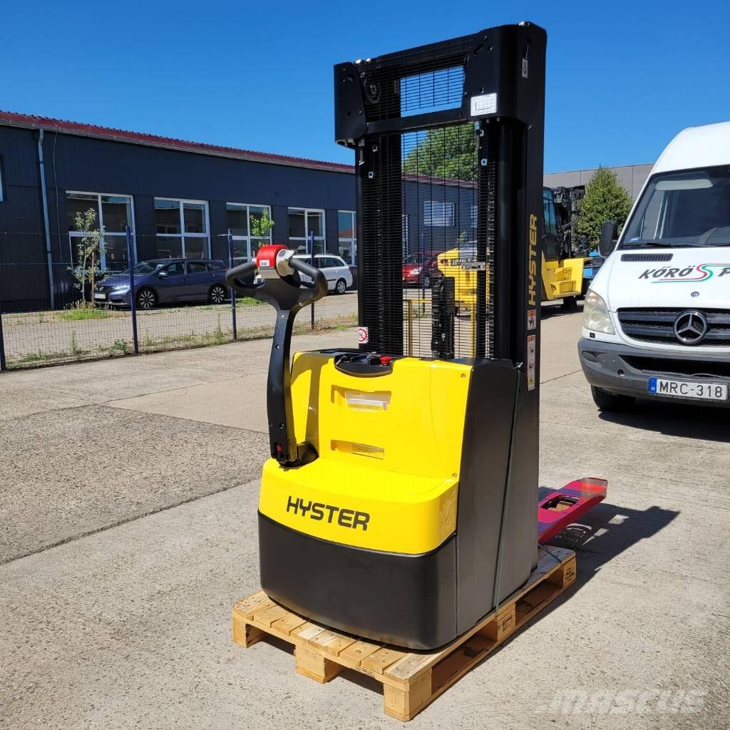 Hyster S 1.6 Empilhador para operador externo
