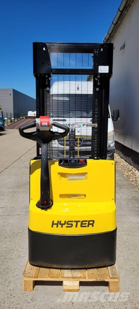 Hyster S 1.6 Empilhador para operador externo