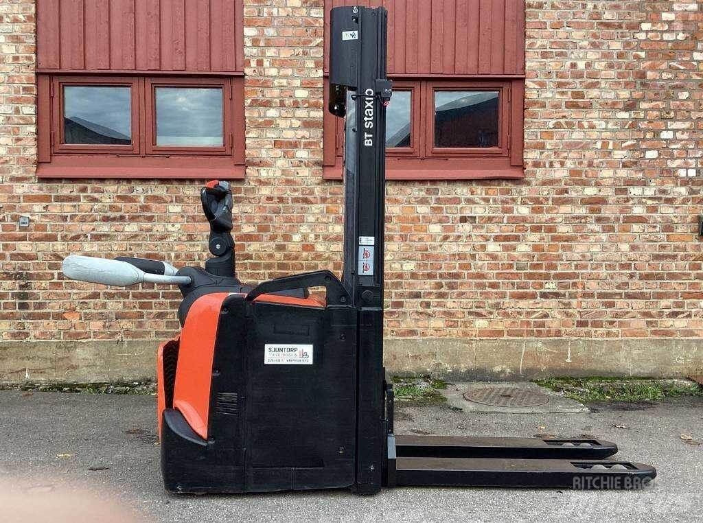 BT SPE 120 L Empilhador para operador externo
