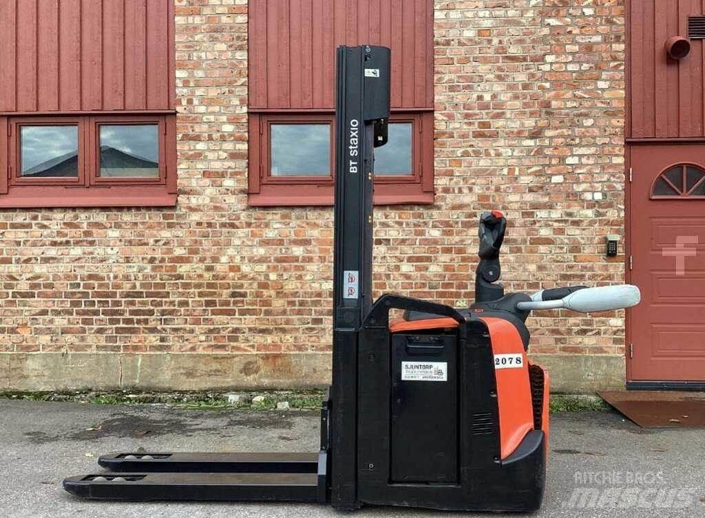 BT SPE 120 L Empilhador para operador externo