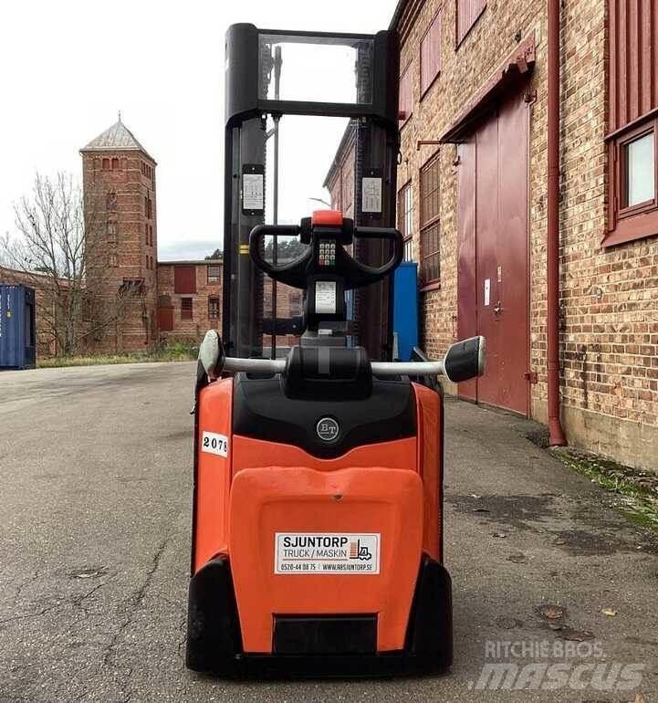 BT SPE 120 L Empilhador para operador externo