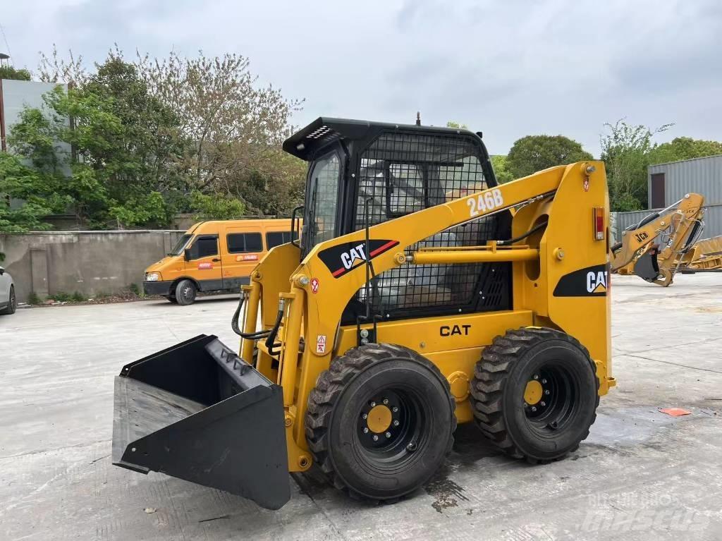 CAT 246B Mini carregadoras