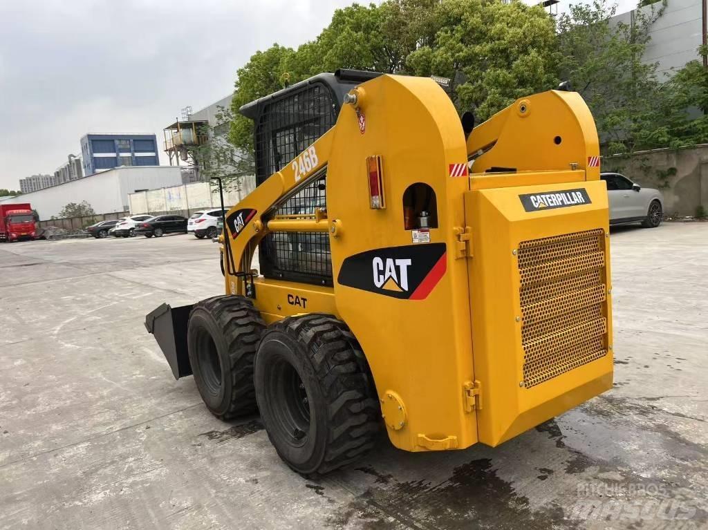 CAT 246B Mini carregadoras