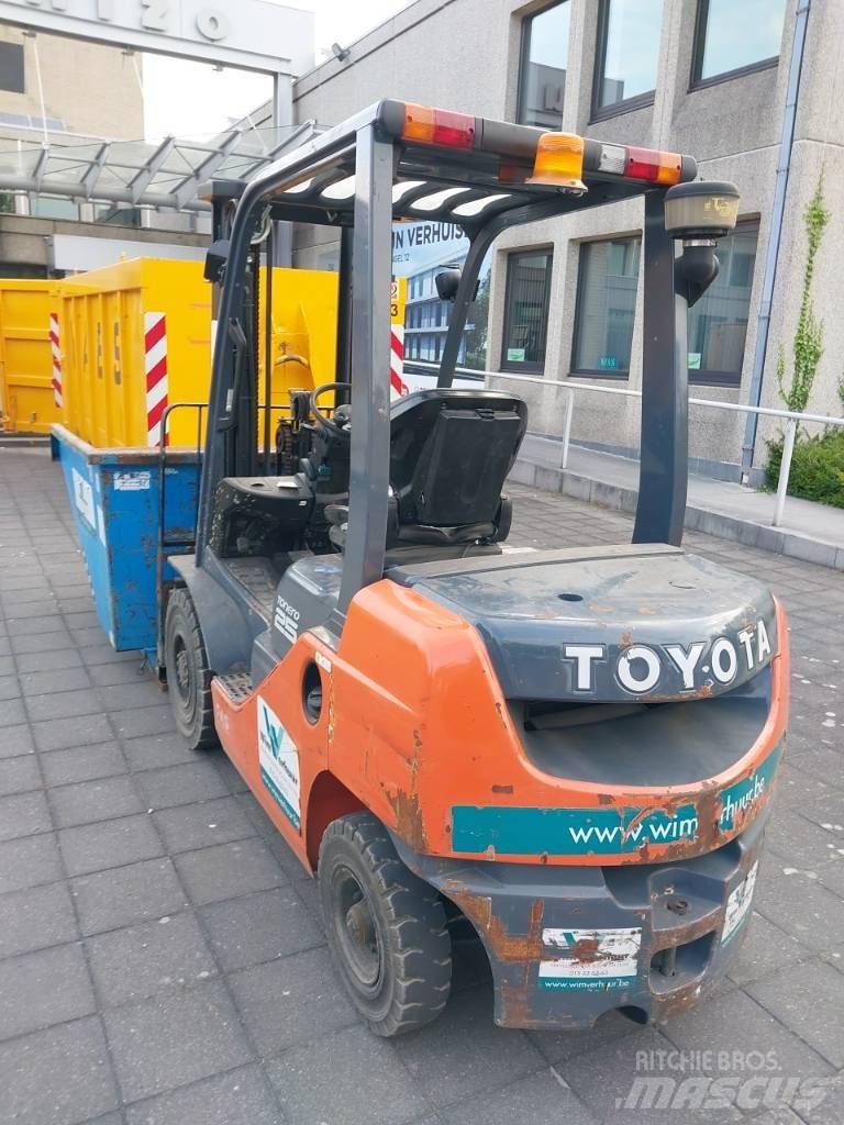 Toyota 8 FDF 25 Empilhadores Diesel