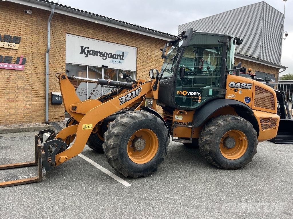 CASE 321 F Carregadeiras de rodas