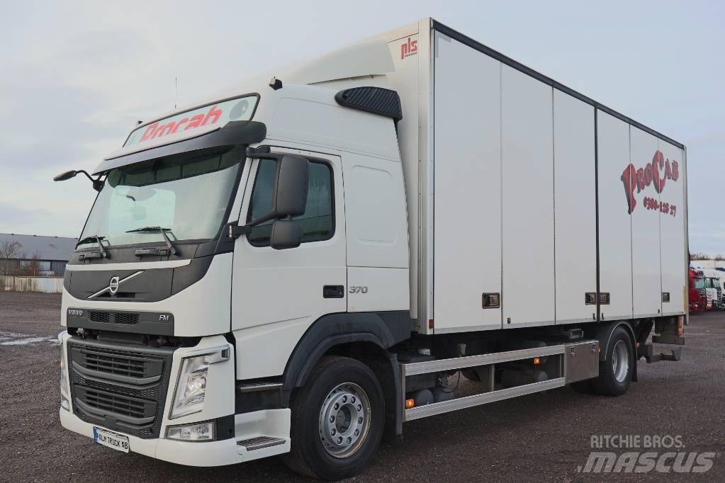 Volvo FM Serie 3722 Caminhões de caixa fechada