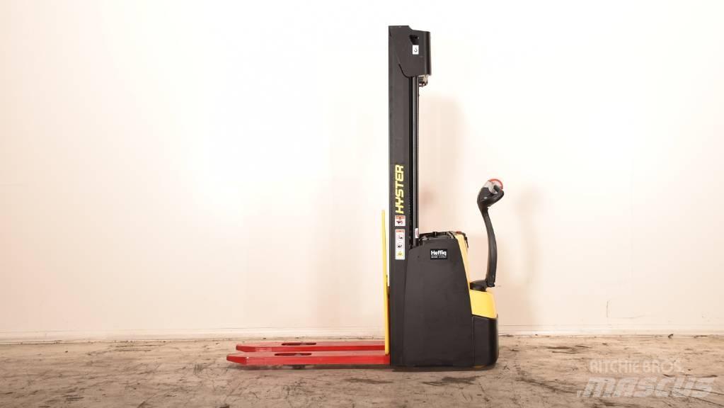 Hyster S 1.2 Empilhador para operador externo