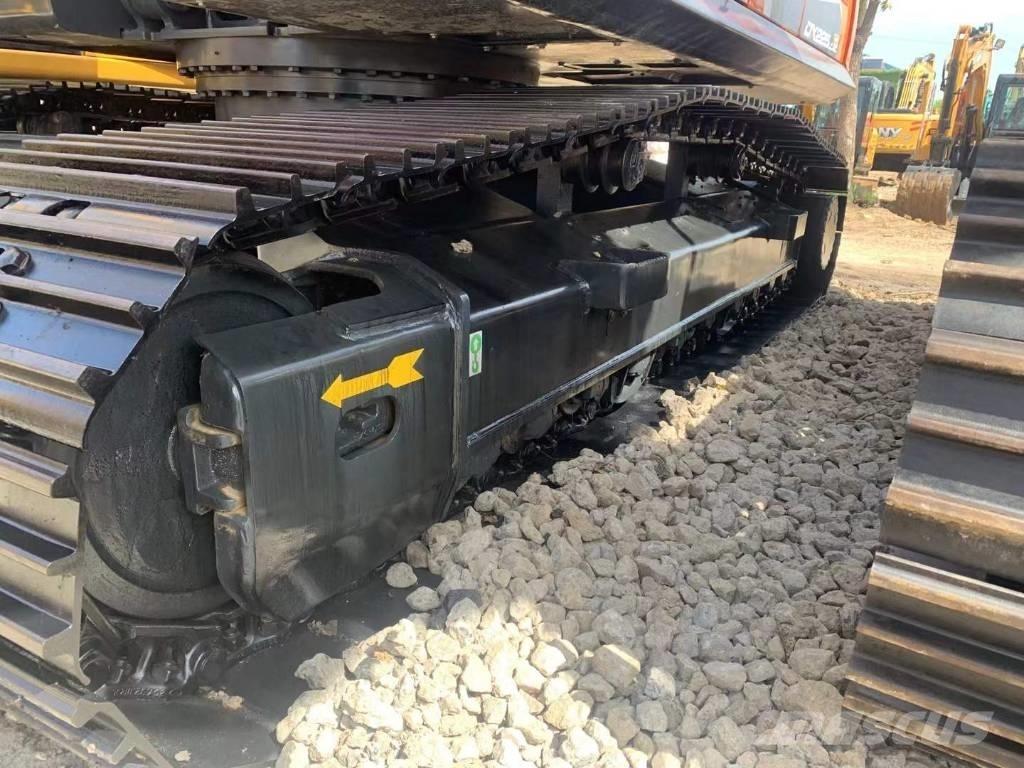 Doosan DX 225 Escavadeiras de esteiras