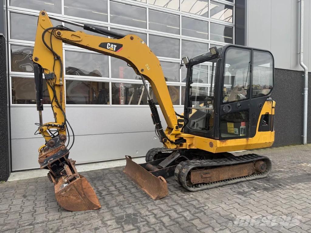 CAT 302.5C Miniescavadeiras