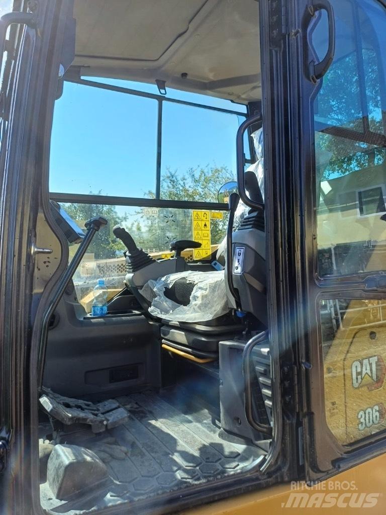 CAT 306 Miniescavadeiras