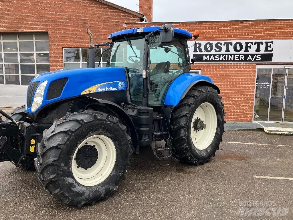 New Holland T 7030 Tratores Agrícolas usados
