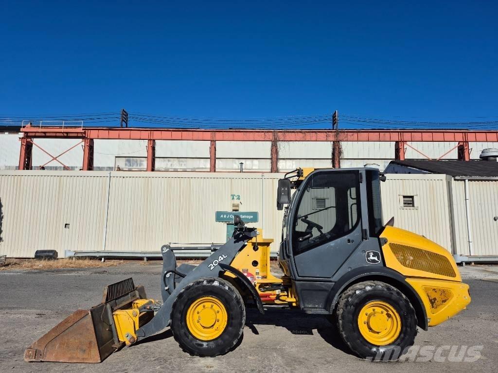 John Deere 204 L Carregadeiras de rodas