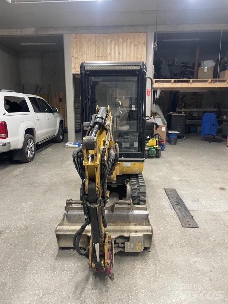 CAT 301.5 Miniescavadeiras