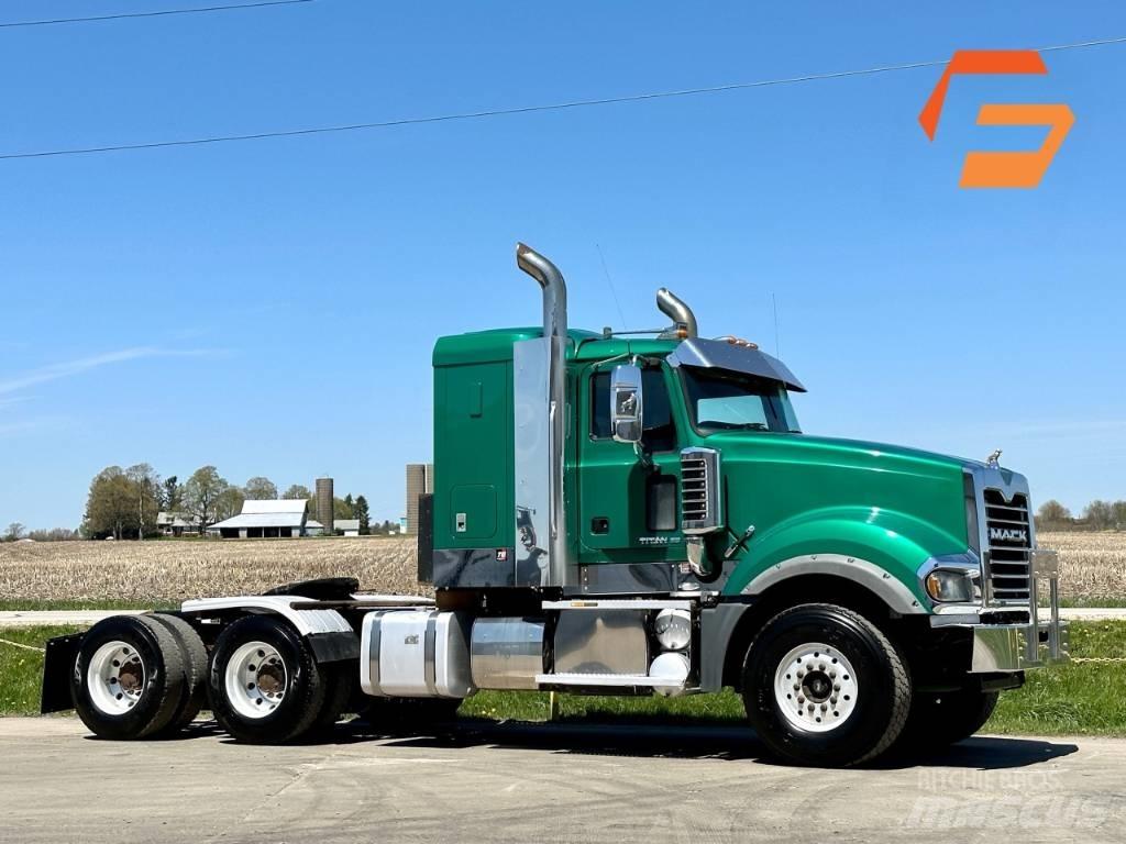 Mack TD713 Outros Camiões