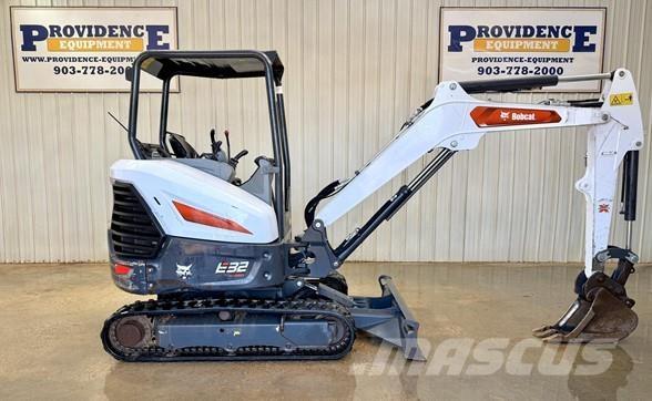 Bobcat E32 Miniescavadeiras