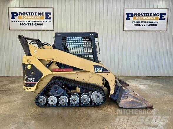 CAT 257 Minicarregadeiras