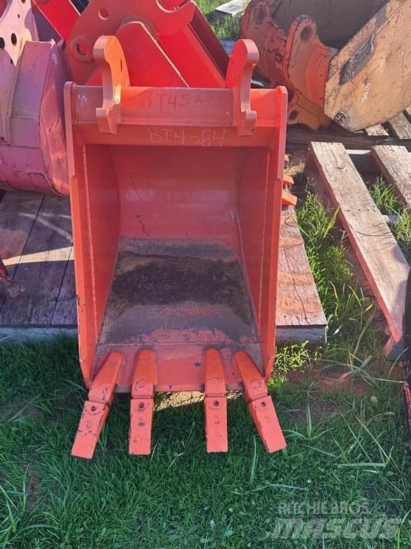 Kubota BT4584 Baldes
