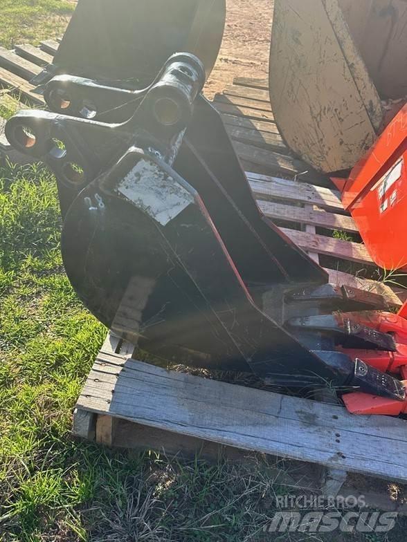 Kubota L5415A Baldes