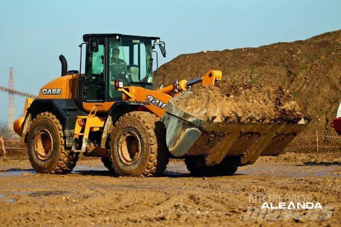 CASE 921 F Carregadeiras de rodas
