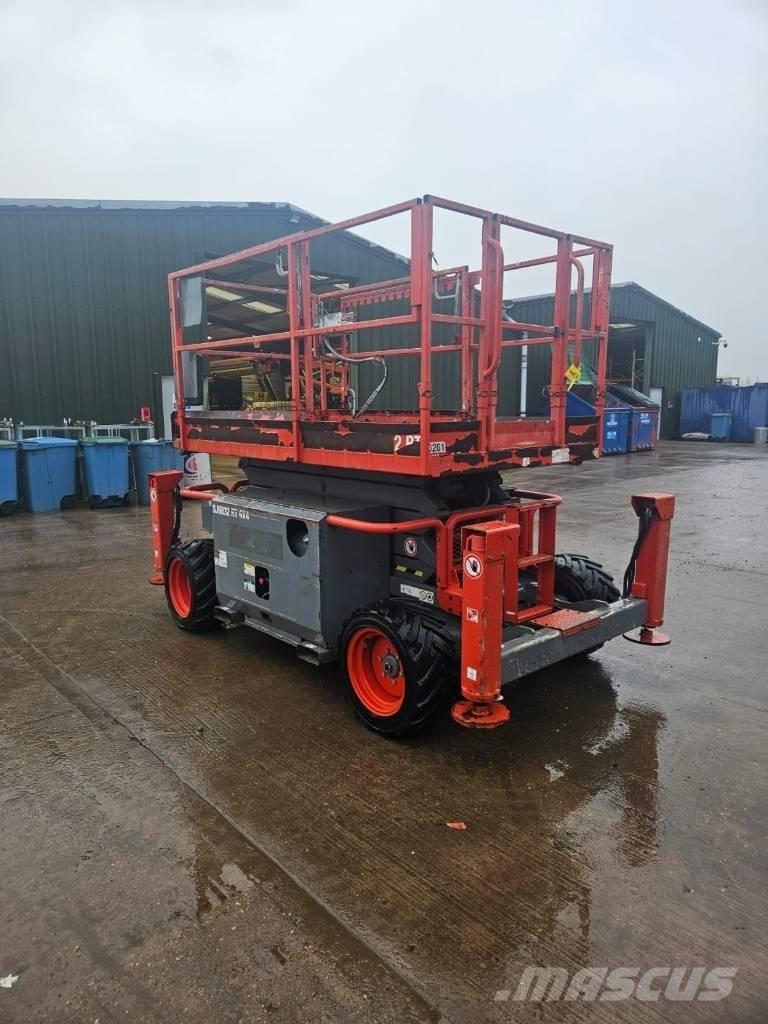 SkyJack 6832RT Elevadores de tesoura