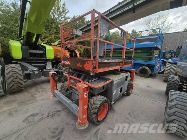 SkyJack 6832RT Elevadores de tesoura