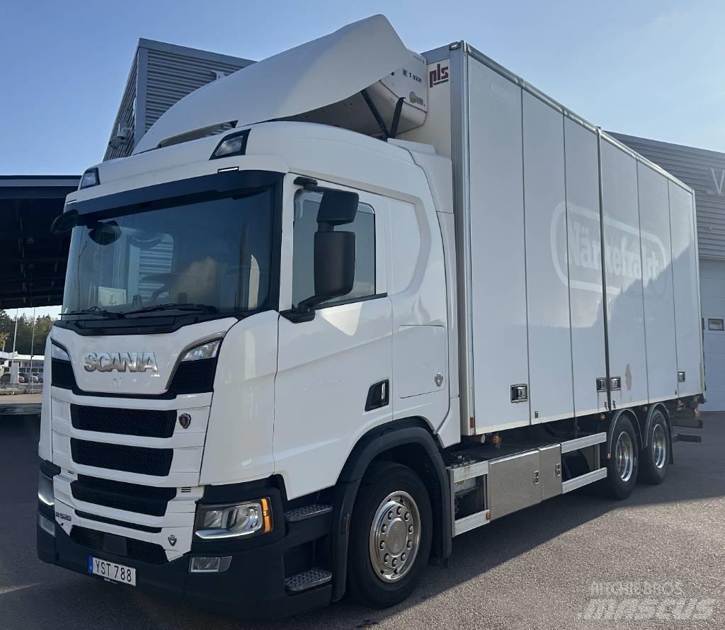 Scania R520B6X2NB Caminhões de caixa fechada