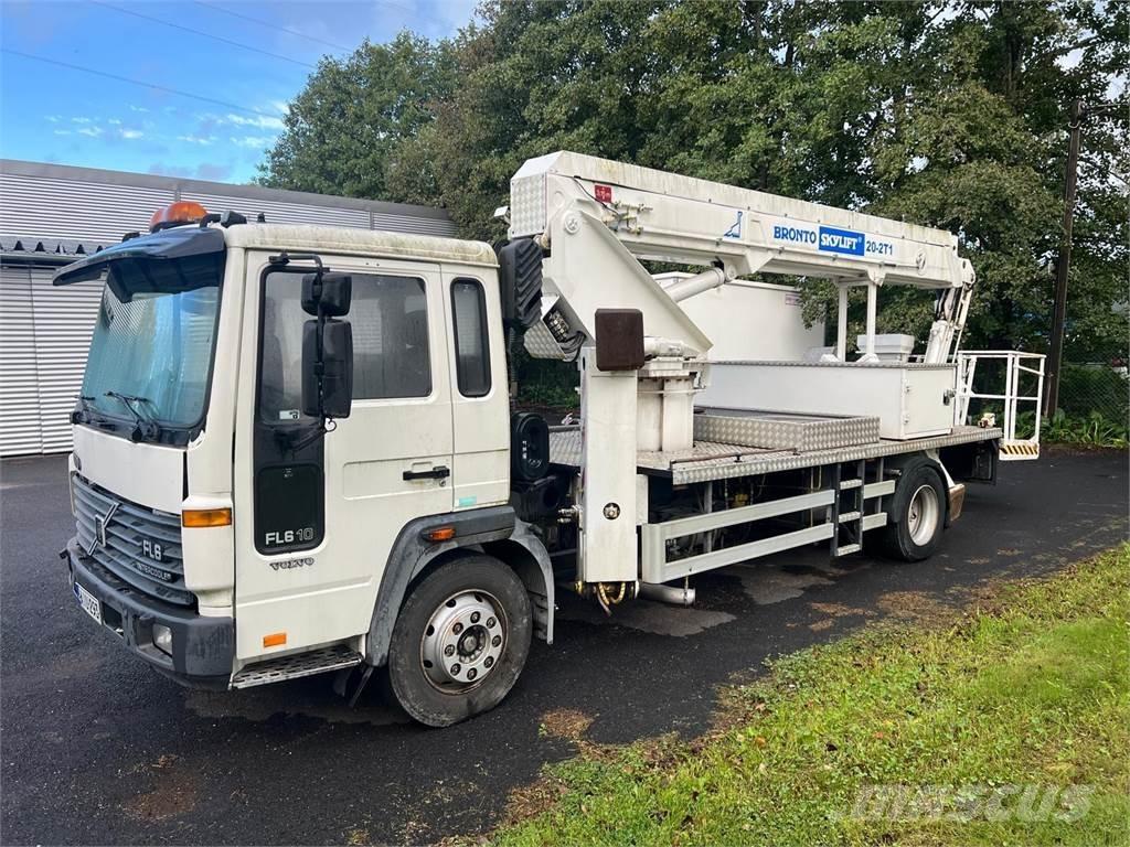 Volvo FL610 4X2 Camiões grua
