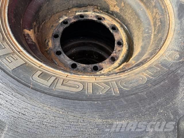 Nokian 600/50/22.5 Pneus