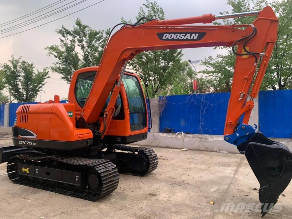 Doosan DX 75-9 C Escavadoras Midi 7t - 12t