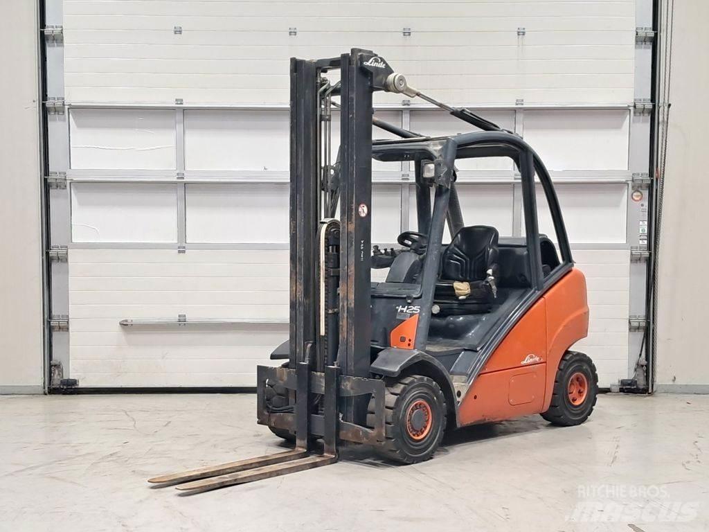 Linde H25T Empilhadores a gás