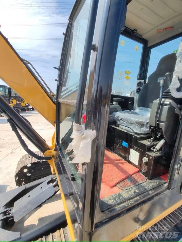 CAT 305.5 Miniescavadeiras