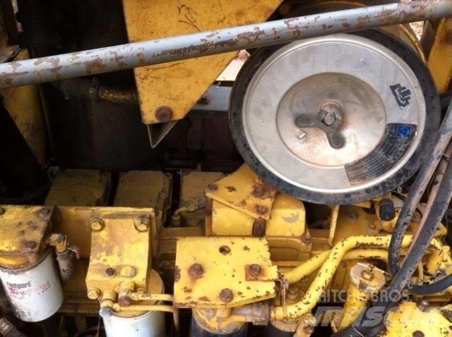 Komatsu d155a-3 Dozers - Tratores rastos