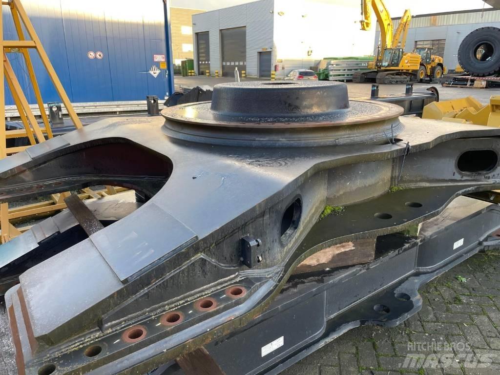 CAT 374 F L Chassis e suspensões