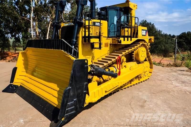 CAT D10T Dozers - Tratores rastos