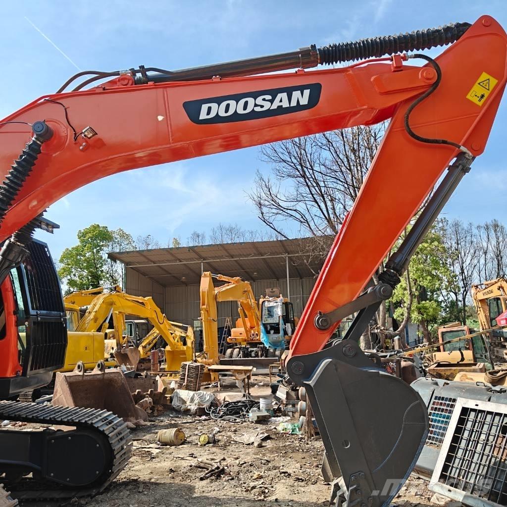 Doosan DX 225 LCA Escavadeiras de esteiras