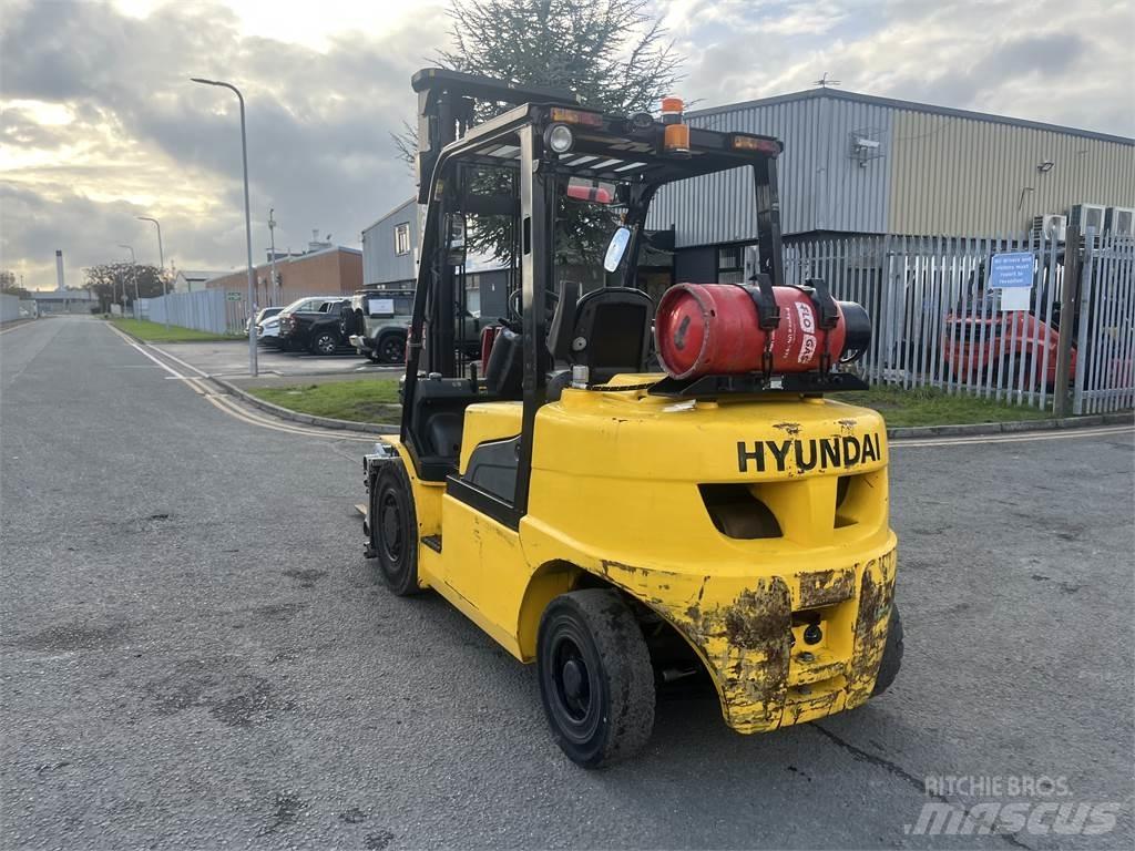 Hyundai 35L-7A Empilhadores a gás
